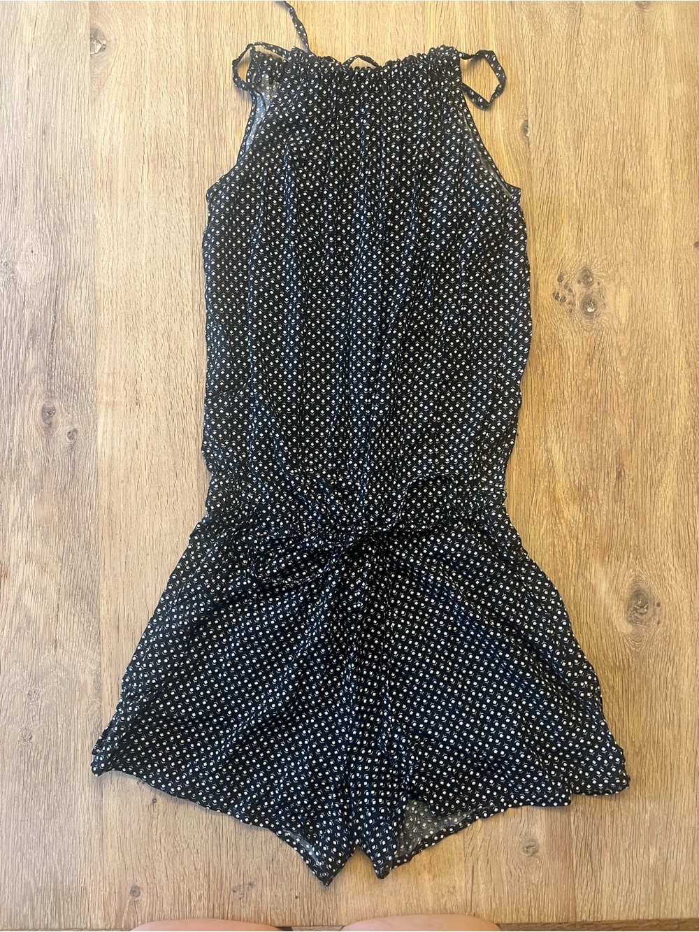 Old Navy Black & White Floral Sleeveless Tie Waist Romper XS